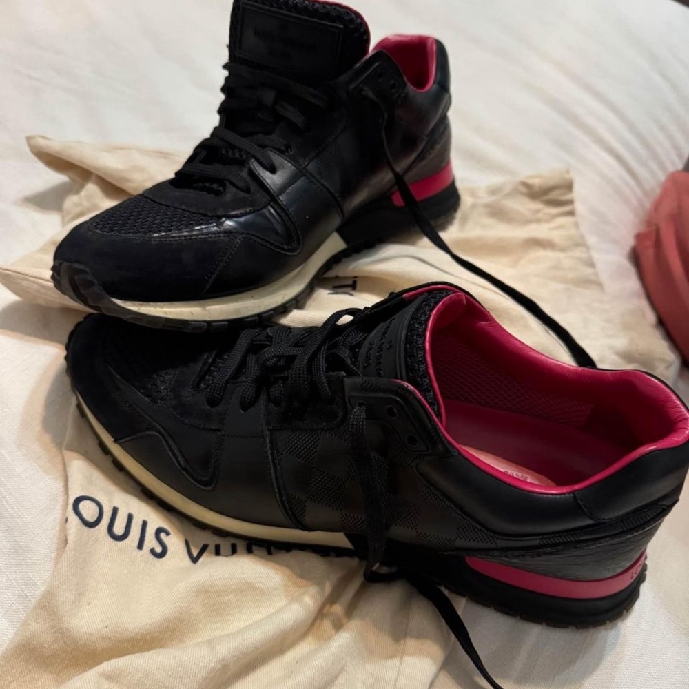LV sneakers black